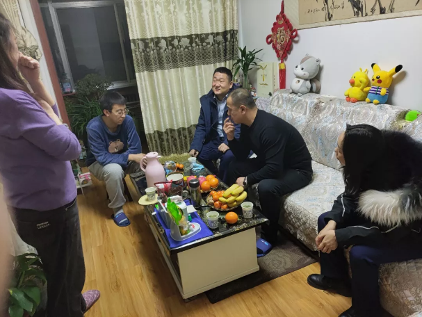 关爱员工冷暖 传递组织温情——开云手机官方版页面登录入口-开云(中国)
组织开展员工家访活动(图2)