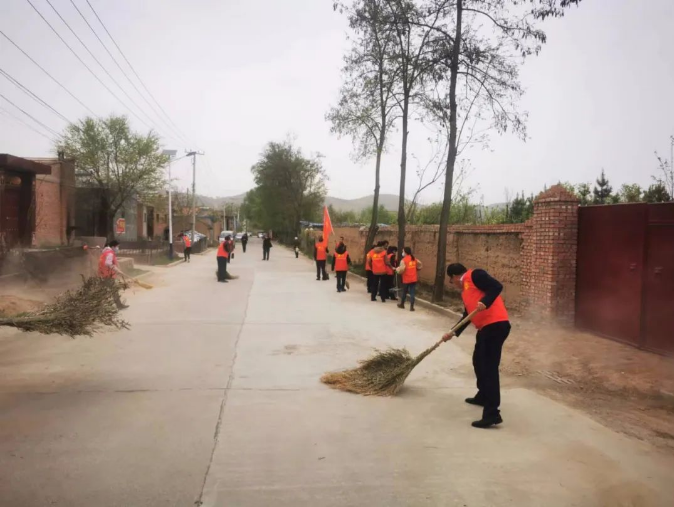 开云手机官方版页面登录入口-开云(中国)
赴包抓共建村社开展卫生清扫志愿服务活动(图2)