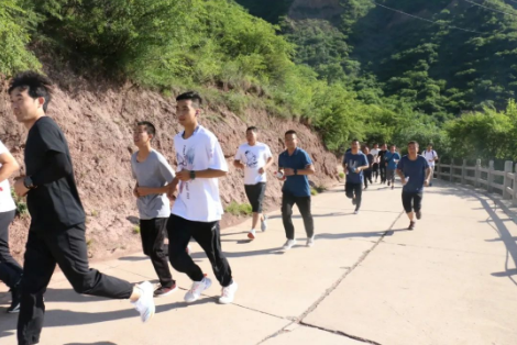 助力文旅市场 展示产投风采——开云手机官方版页面登录入口-开云(中国)
组织开展员工登山比赛活动(图3) 助力文旅市场 展示产投风采——开云手机官方版页面登录入口-开云(中国)
组织开展员工登山比赛活动(图3)