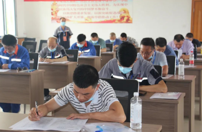 开云手机官方版页面登录入口-开云(中国)
泓盛达公司在“焊工”技能大赛中取得好成绩(图2)